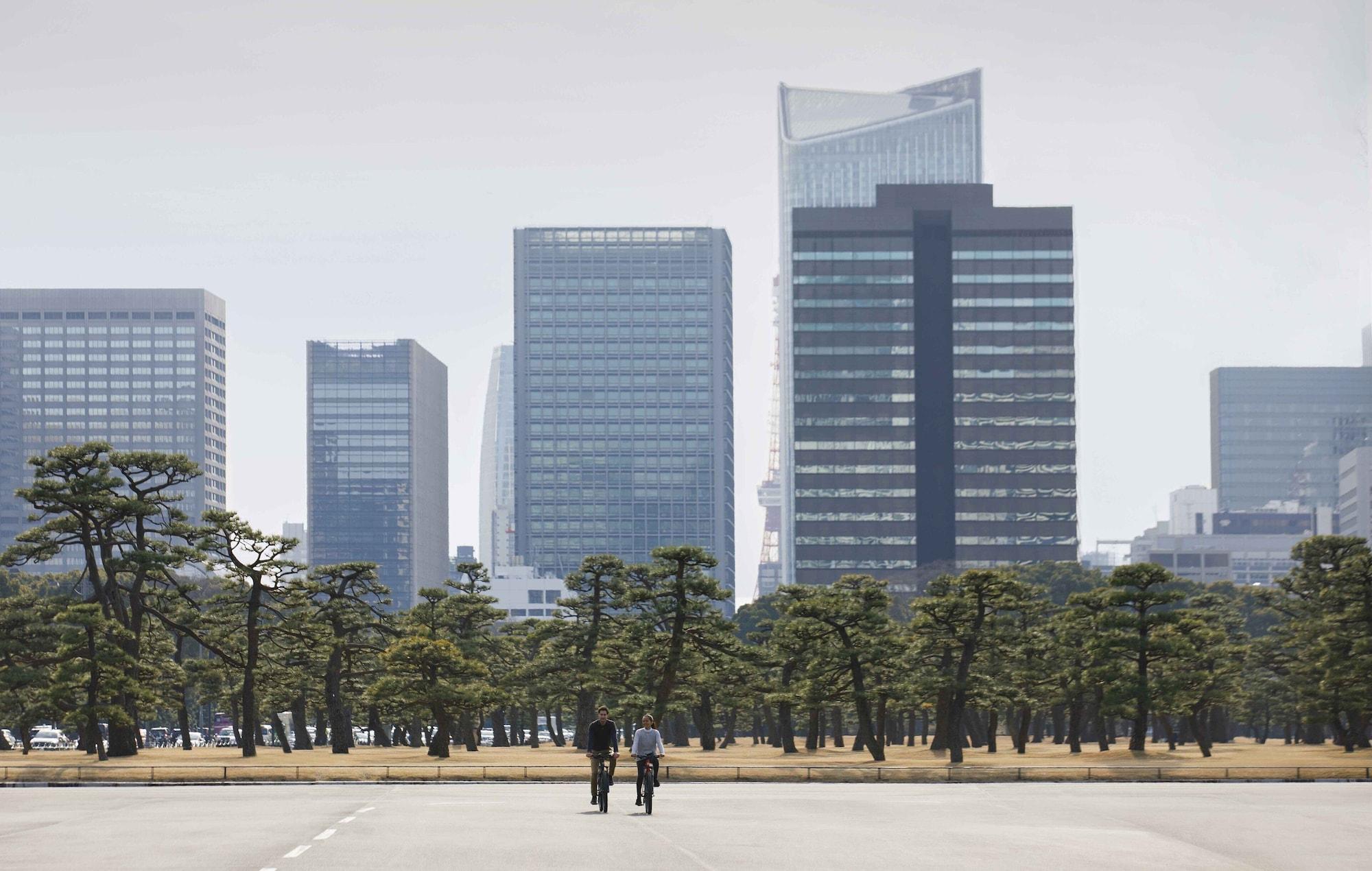 Oakwood Premier Tokyo Hotel Kültér fotó The skyline of the Gyeonggi-do government complex