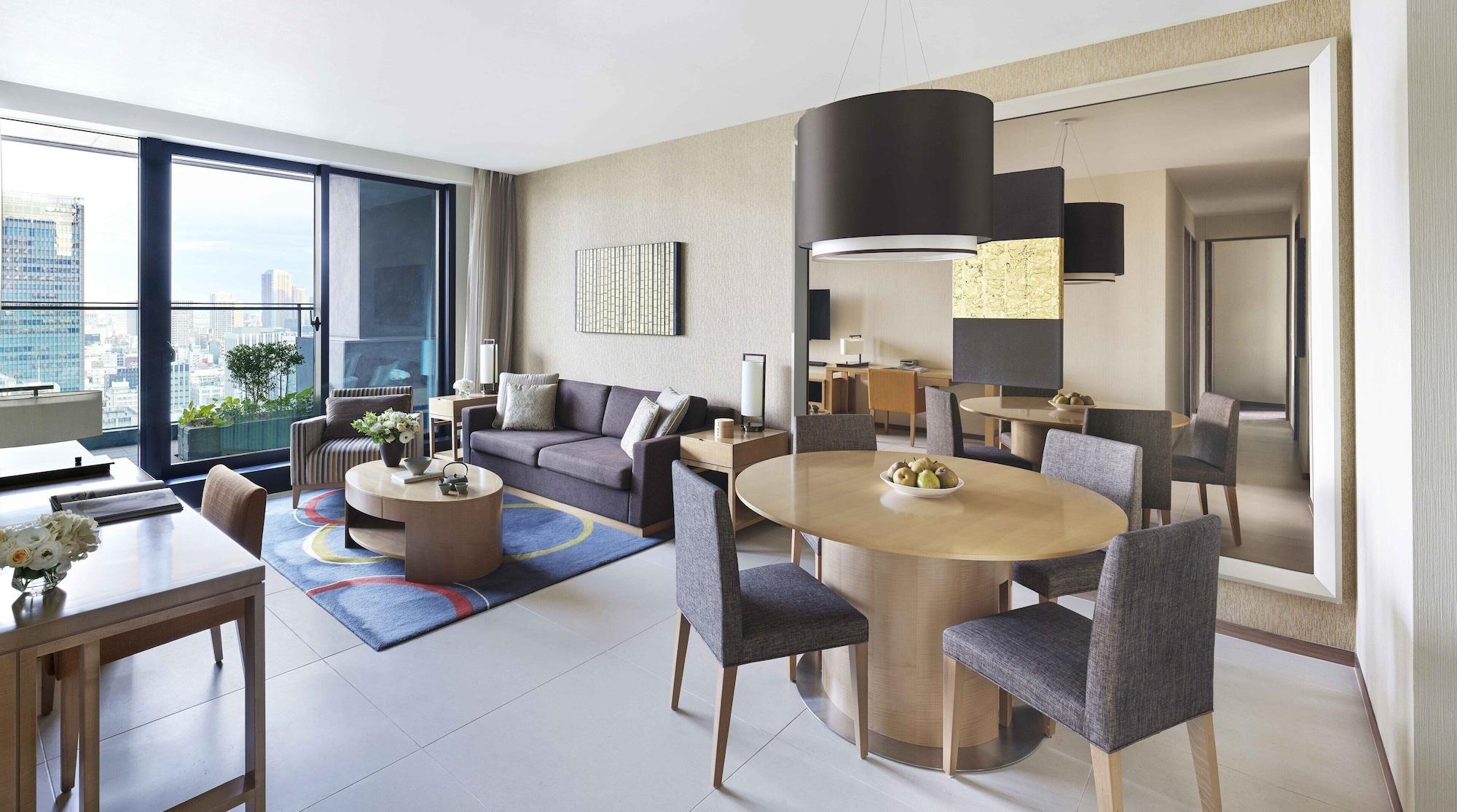 Oakwood Premier Tokyo Hotel Kültér fotó A suite at the hotel