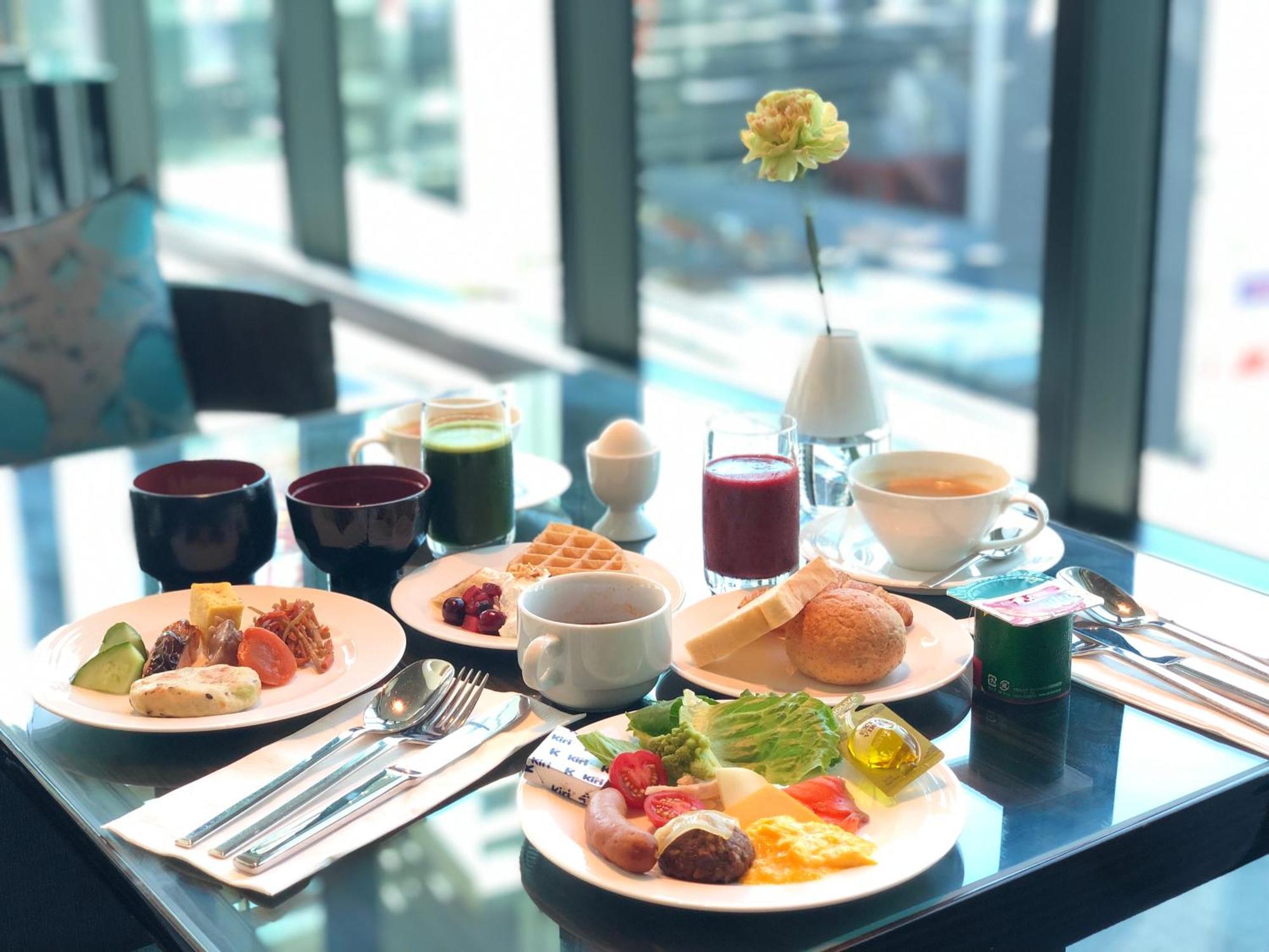 Oakwood Premier Tokyo Hotel Kültér fotó A breakfast at the lounge